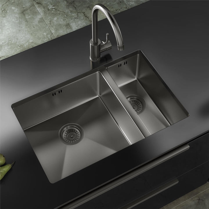 How to Clean Stainless Steel Kitchen Sink