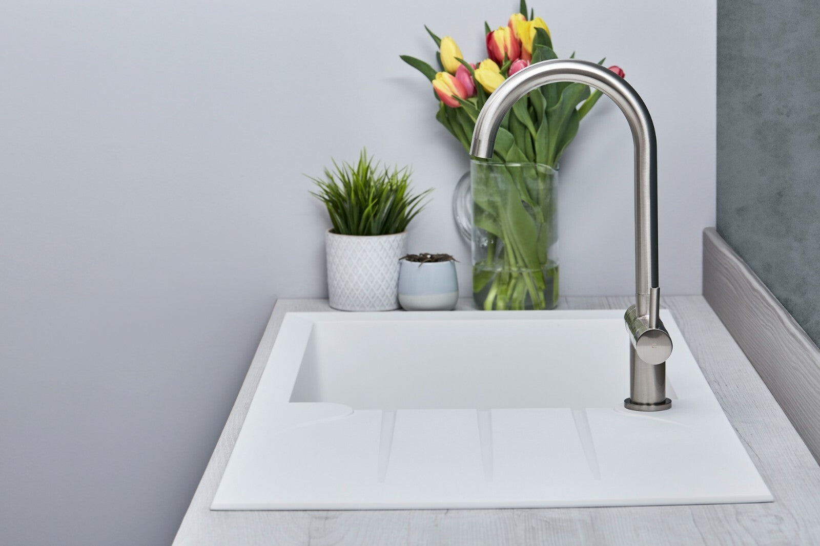 Liquida LP10WH 1.0 Bowl Composite Reversible White Kitchen Sink - GRADED