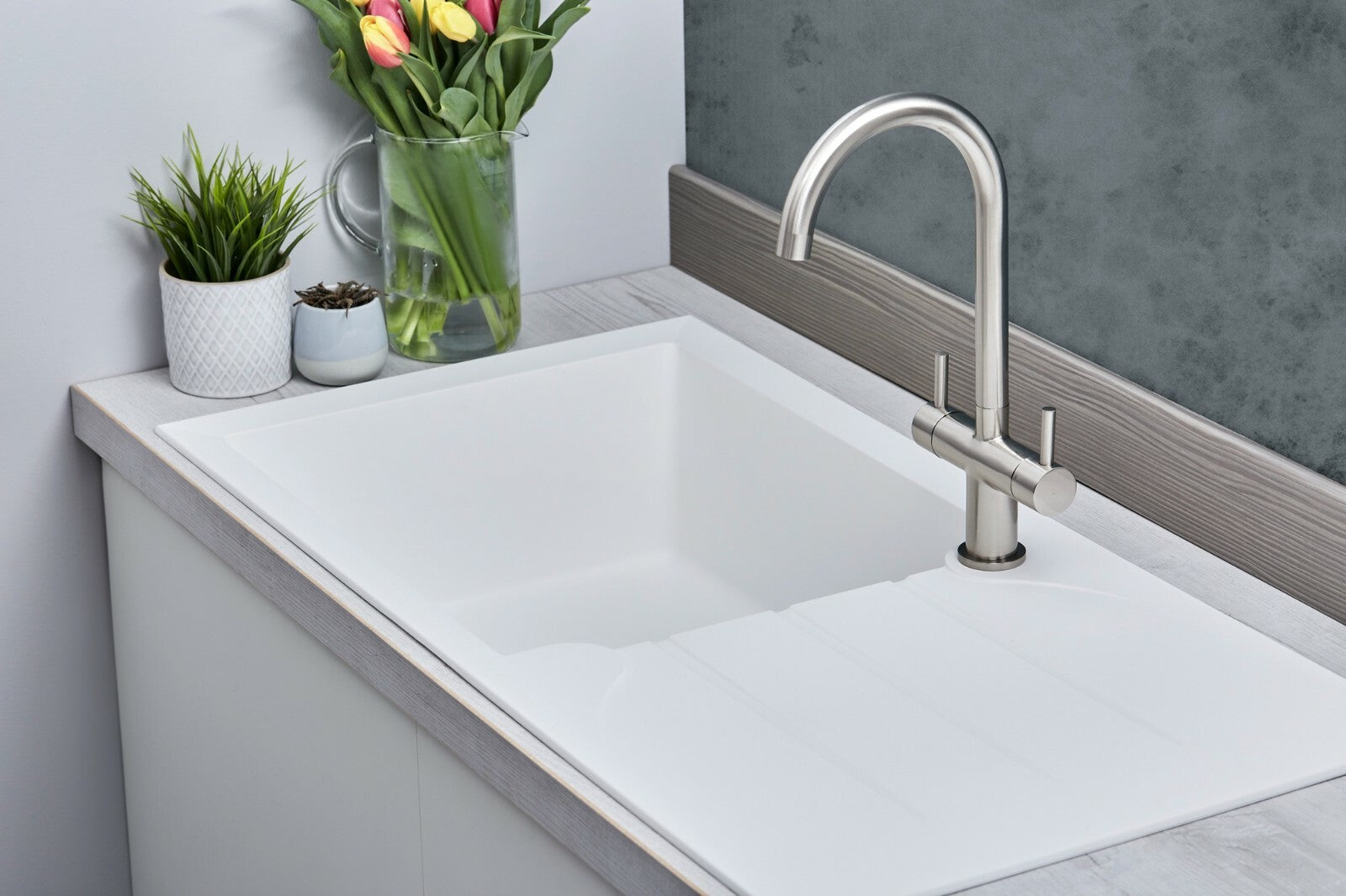 Liquida LP10WH 1.0 Bowl Composite Reversible White Kitchen Sink - GRADED