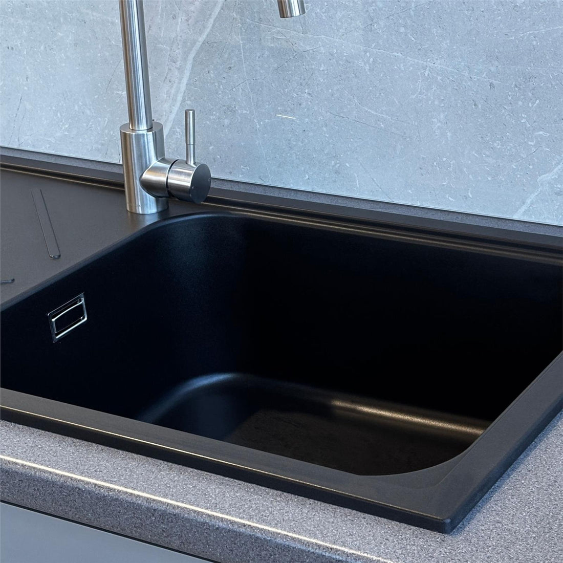 Reginox Calvi 10BL 1.0 Bowl Black Granite Reversible Kitchen Sink With Waste