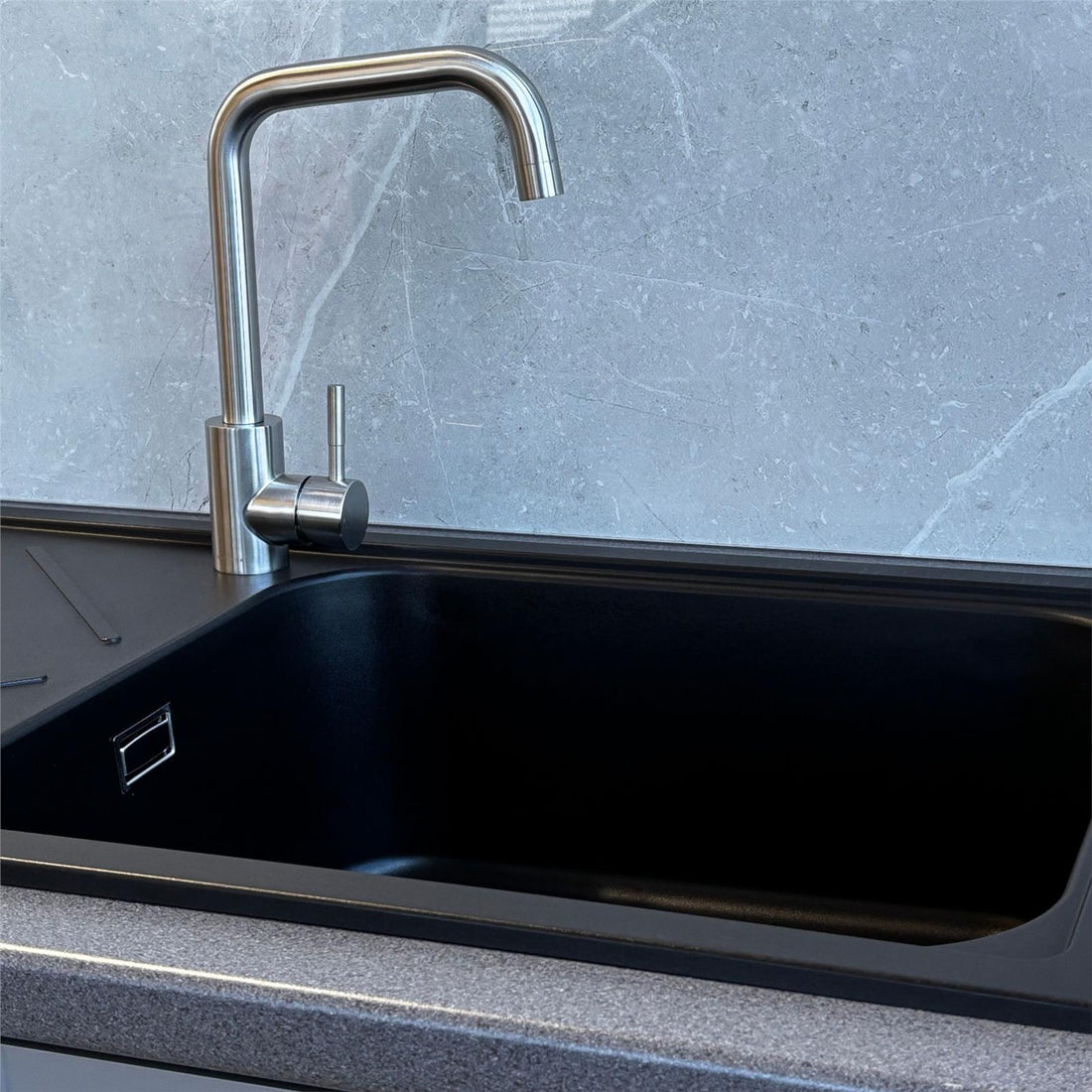 Reginox Calvi 10BL 1.0 Bowl Black Granite Reversible Kitchen Sink With Waste