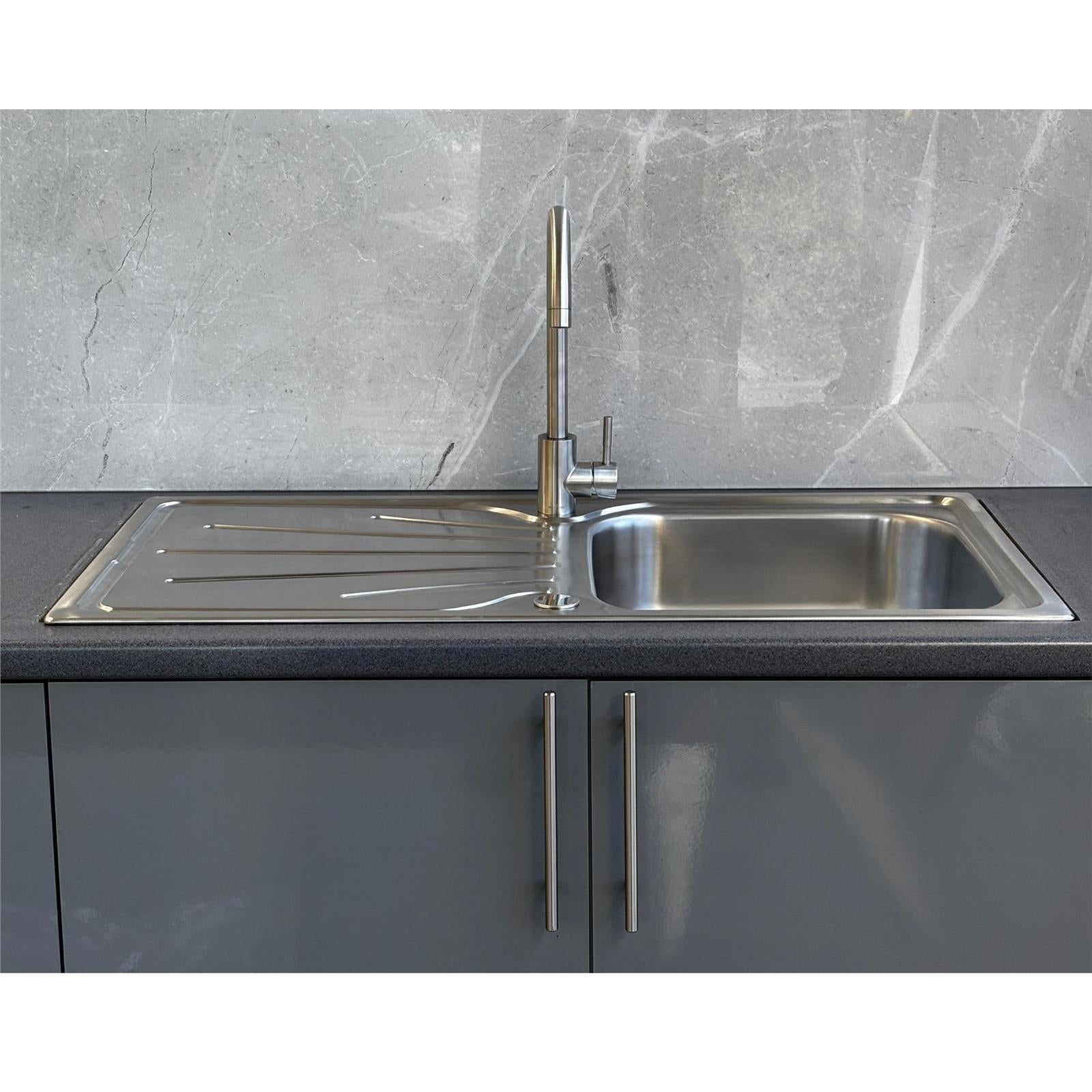 Liquida EUL10SS 1.0 Bowl Reversible Stainless Steel Kitchen Sink With Waste