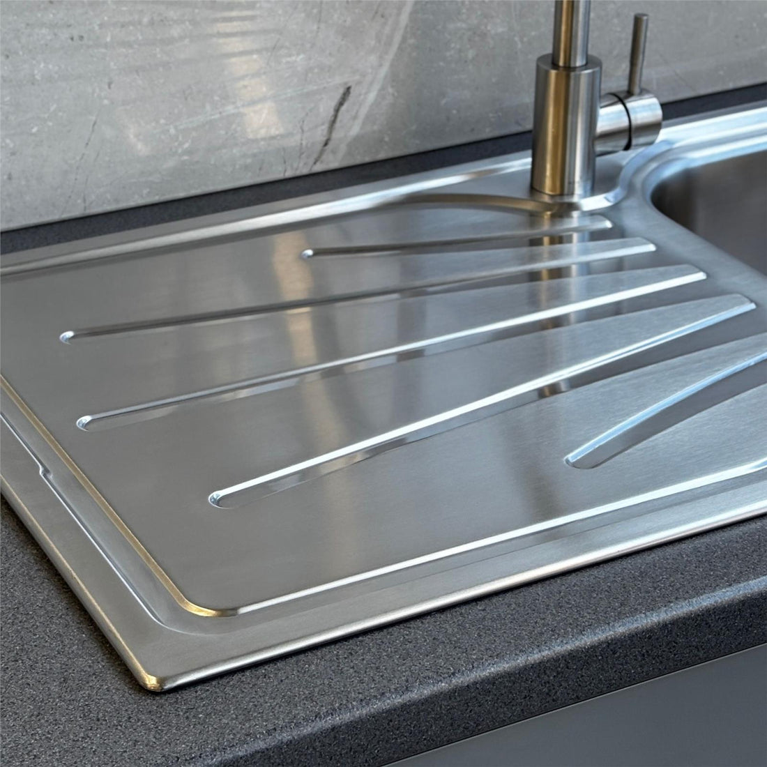 Liquida EUL10SS 1.0 Bowl Reversible Stainless Steel Kitchen Sink With Waste