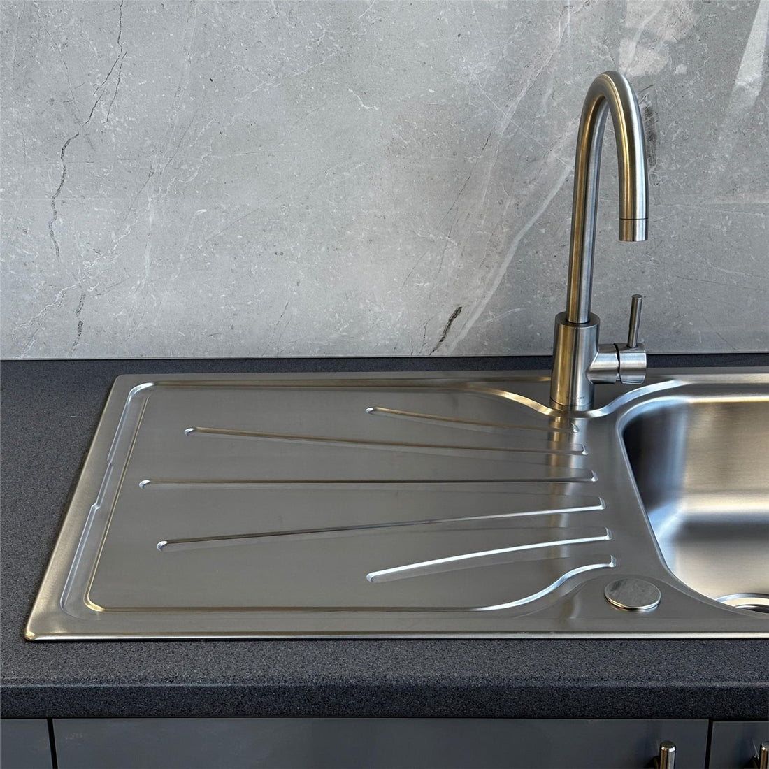 Liquida EUL10SS 1.0 Bowl Reversible Stainless Steel Kitchen Sink With Waste