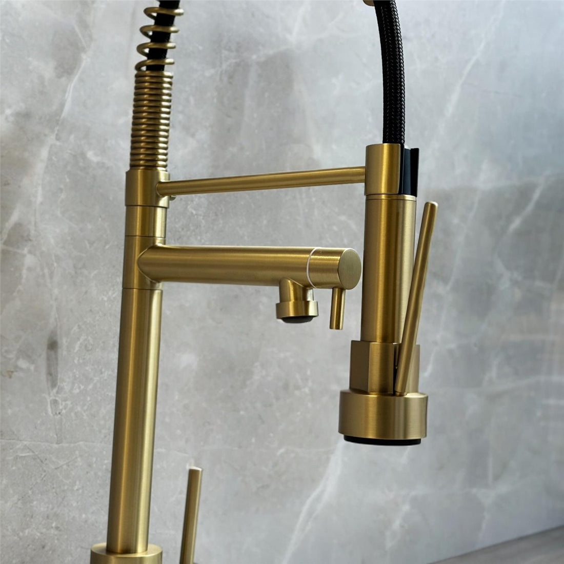 Liquida GR267BR Brushed Brass Kitchen Tap, Swivel Spout Spray - GRADED