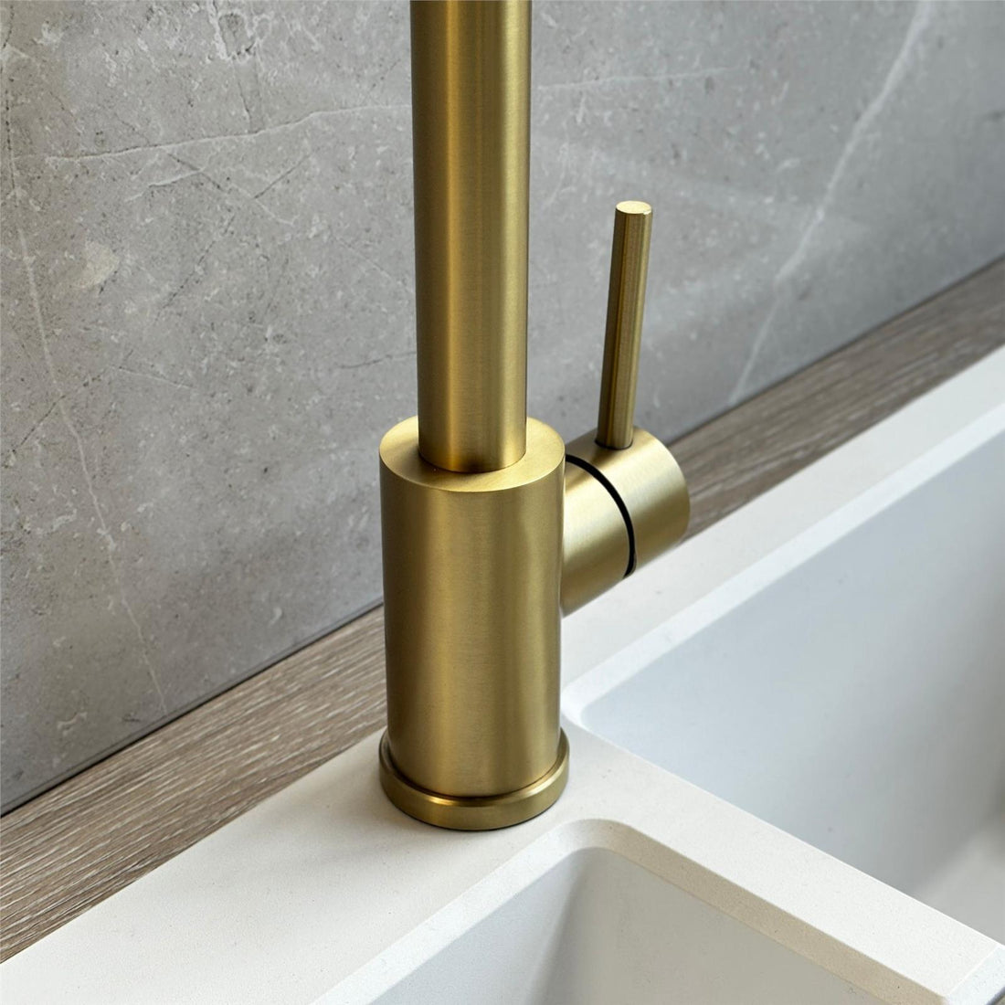 Liquida GR267BR Brushed Brass Kitchen Tap, Swivel Spout Spray - GRADED