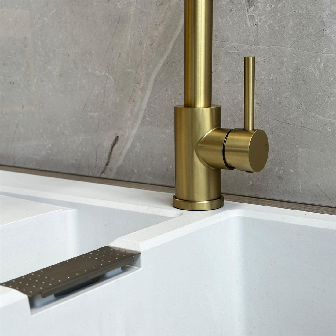Liquida GR267BR Brushed Brass Kitchen Tap, Swivel Spout Spray - GRADED