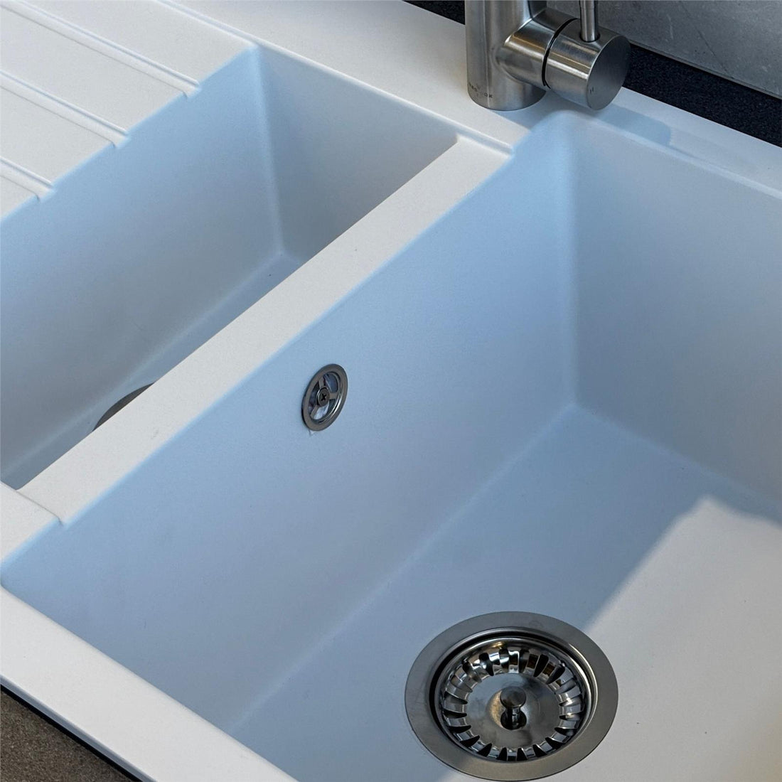 Liquida GRN150WH 1.5 Bowl White Granite Reversible Kitchen Sink With Wastes
