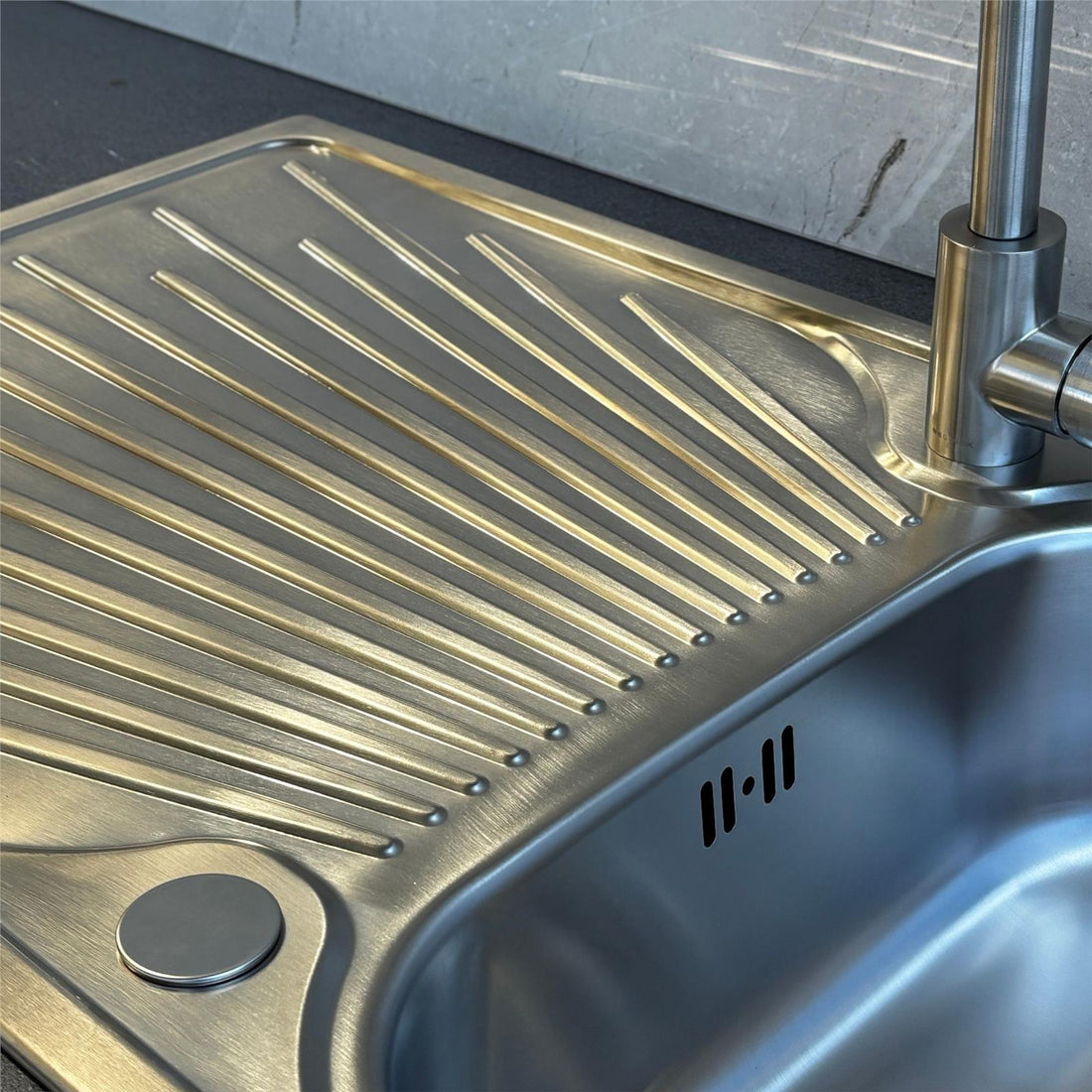 Liquida JAV10SS 1.0 Bowl Reversible Stainless Steel Kitchen Sink With Waste