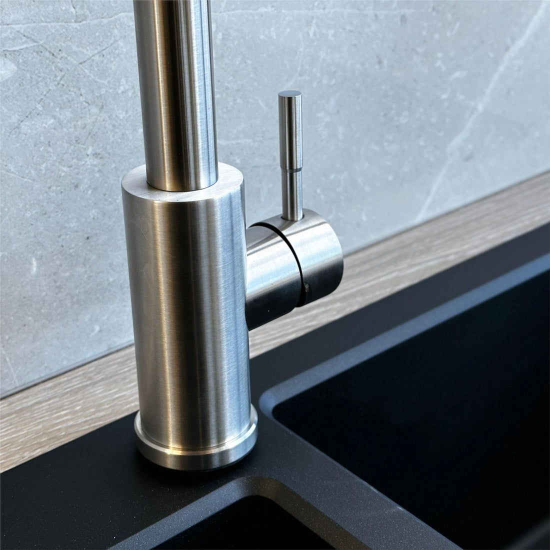 Liquida KPO11BS Brushed Steel Single Lever Kitchen Tap, Pull Out Spray - GRADED