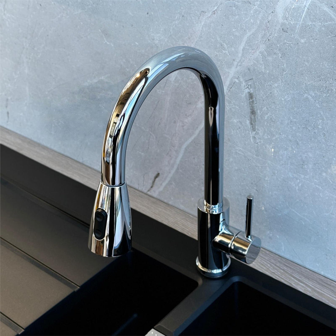 Liquida KPO11CH Chrome Single Lever Kitchen Mixer Tap, Pull Out Spray - GRADED