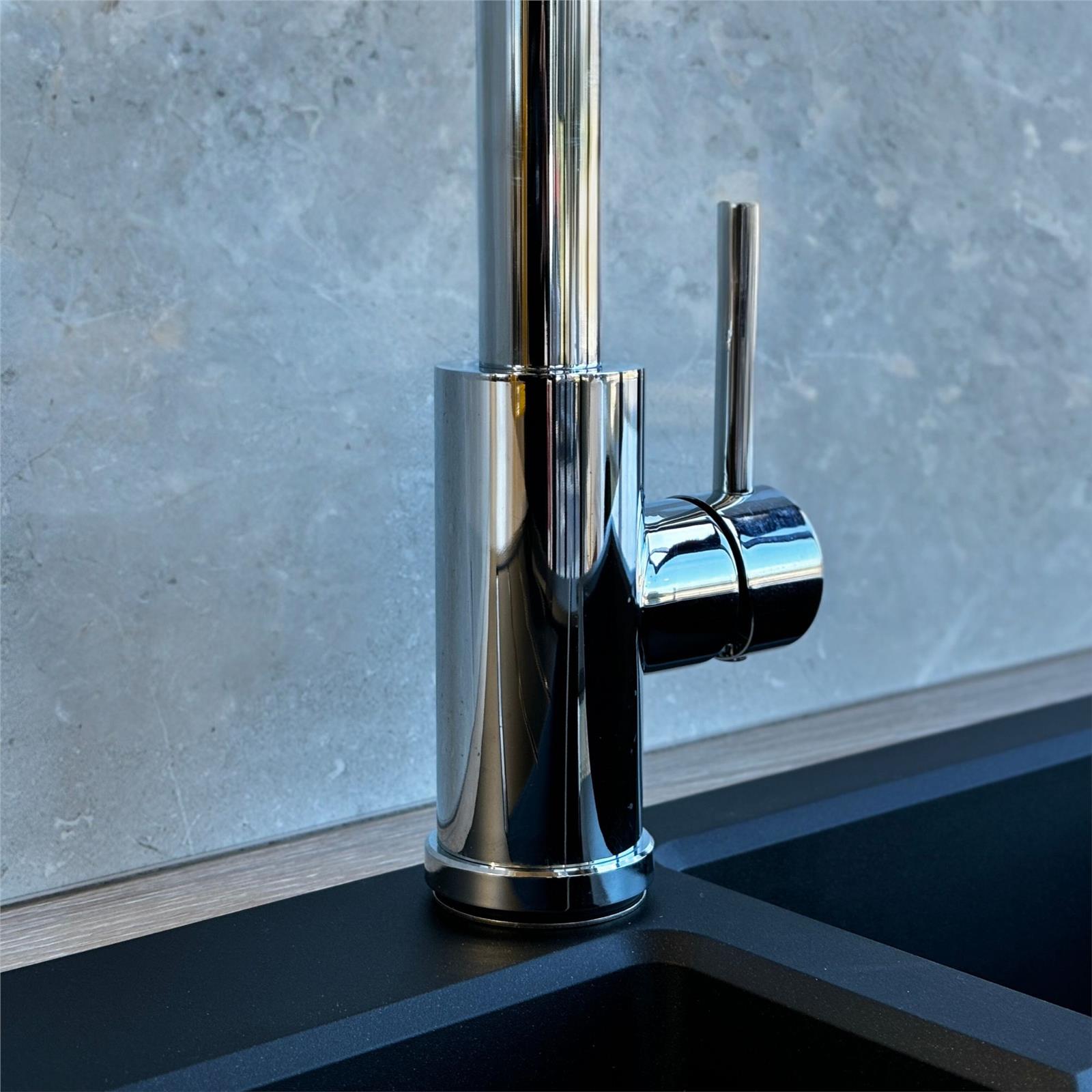 Liquida KPO11CH Chrome Single Lever Kitchen Mixer Tap, Pull Out Spray - GRADED