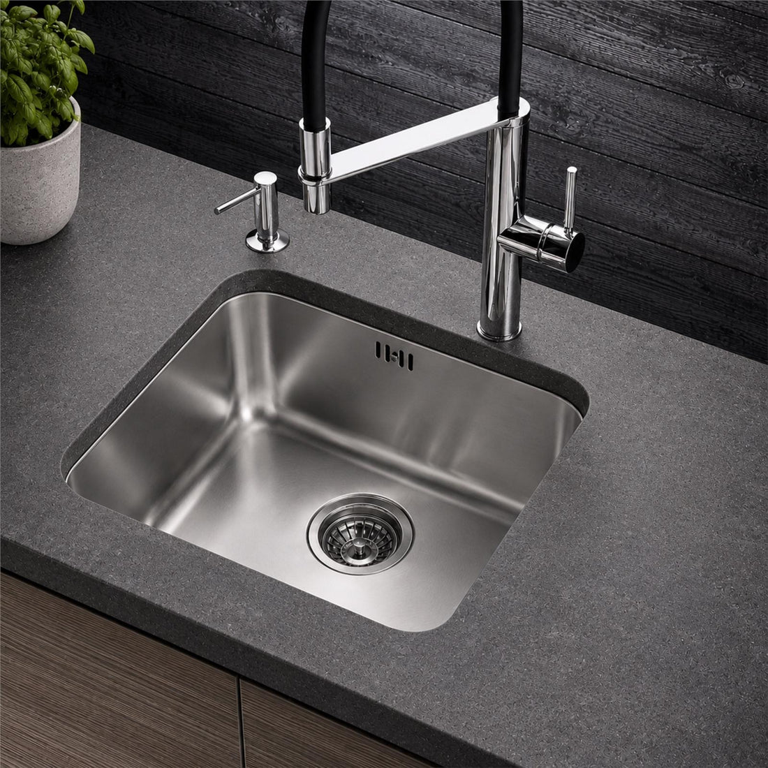 Pyramis Relia 40x40 1.0 Bowl 18/10 Stainless Steel Undermount Kitchen Sink