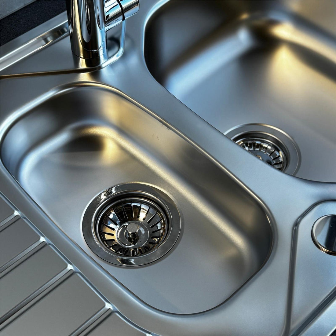 Franke Reno 1.5 Bowl Stainless Steel Reversible Kitchen Sink With Wastes