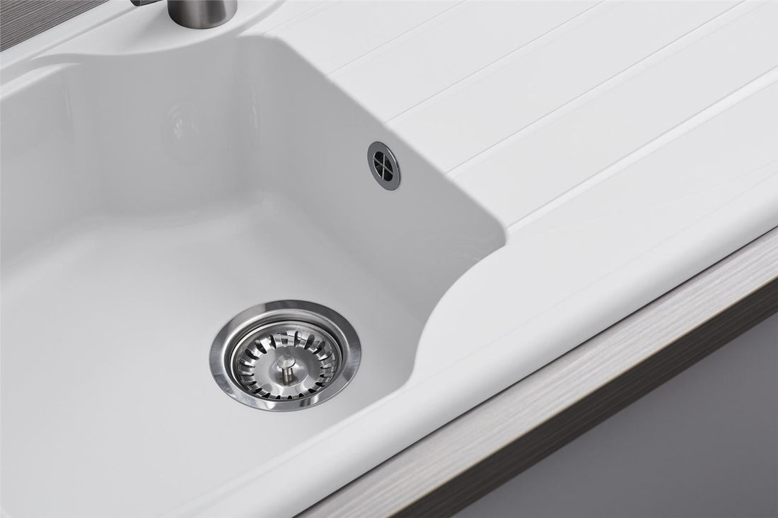 Liquida CMP10WH 1.0 Bowl White Kitchen Sink With KPO11CH Chrome Pull Out Tap
