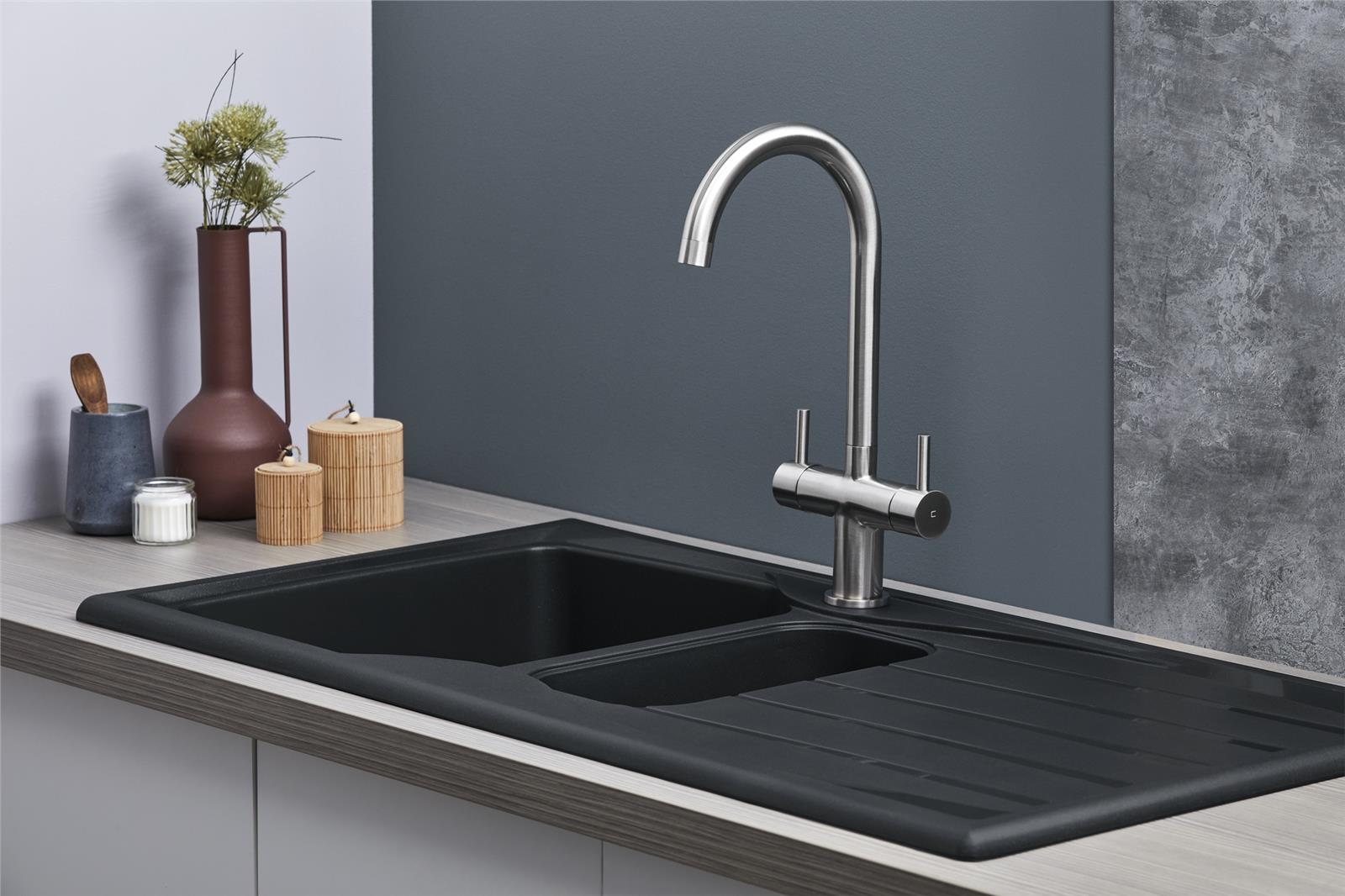 Liquida CMP15BL 1.5 Bowl Reversible Black Kitchen Sink And Waste Kit - GRADED