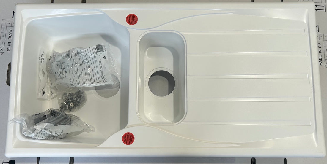 Liquida CMP15WH 1.5 Bowl Reversible White Kitchen Sink And Waste Kit - GRADED