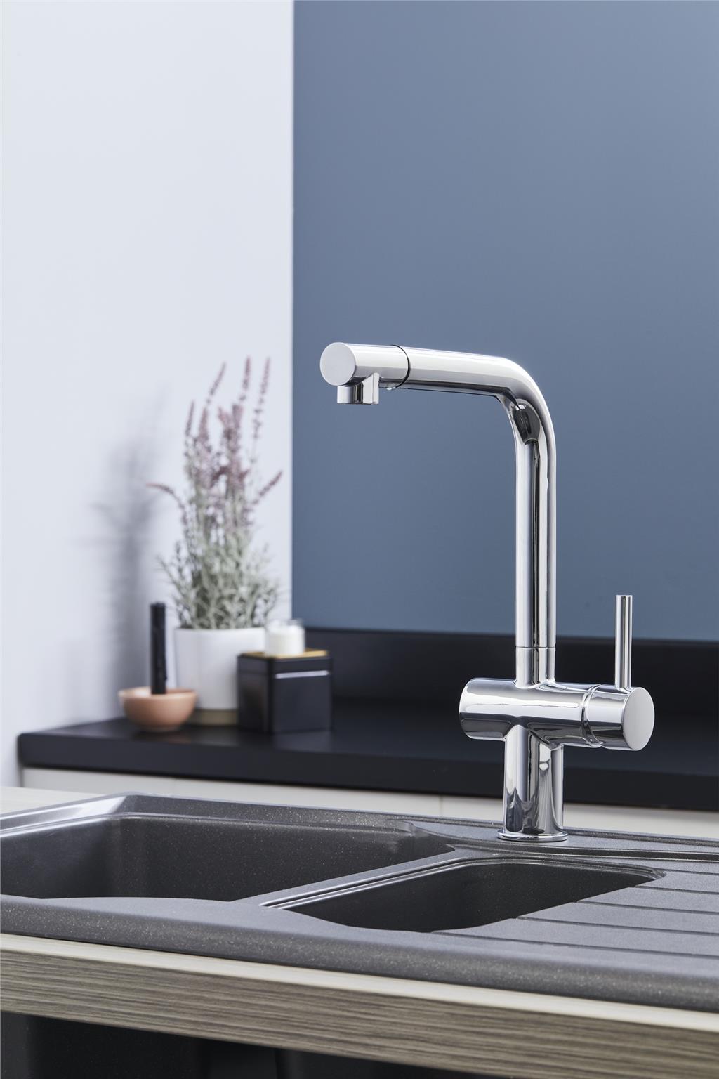 Liquida W15CH Single Lever Swivel Spout Pull Out Spray Chrome Kitchen Mixer Tap
