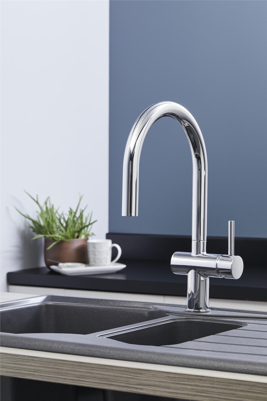 Liquida W19CH Single Lever Pull Out Head Chrome Kitchen Mixer Tap