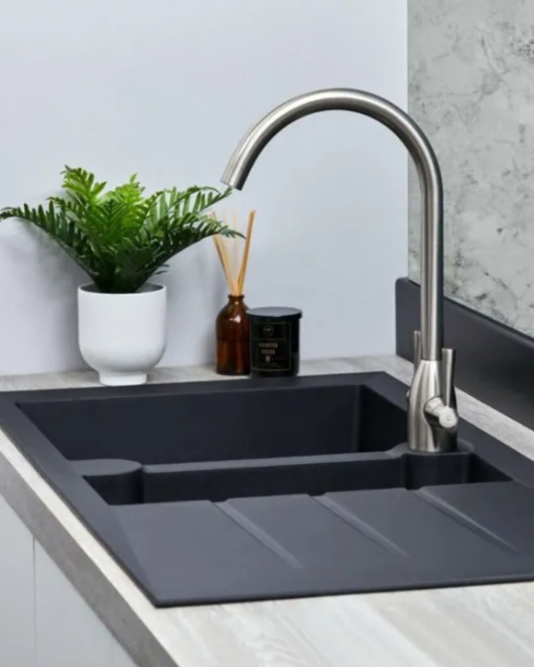 Liquida kitchen taps