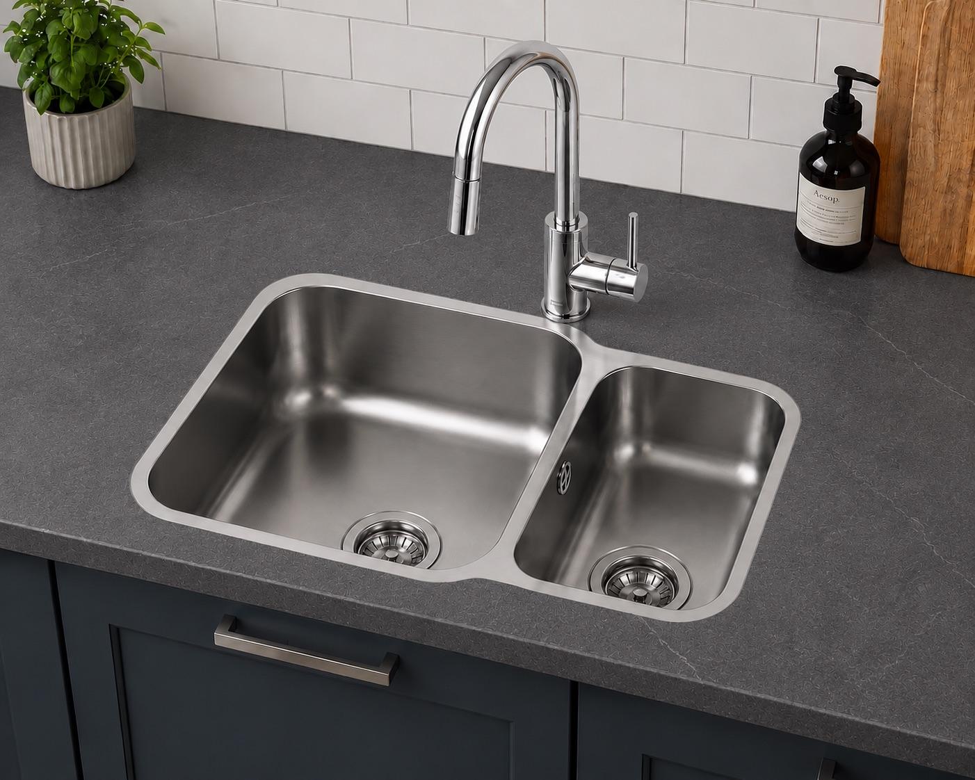 Franke SRX 160-34-16 Stainless Steel 1.5 Bowl Undermount Kitchen Sink